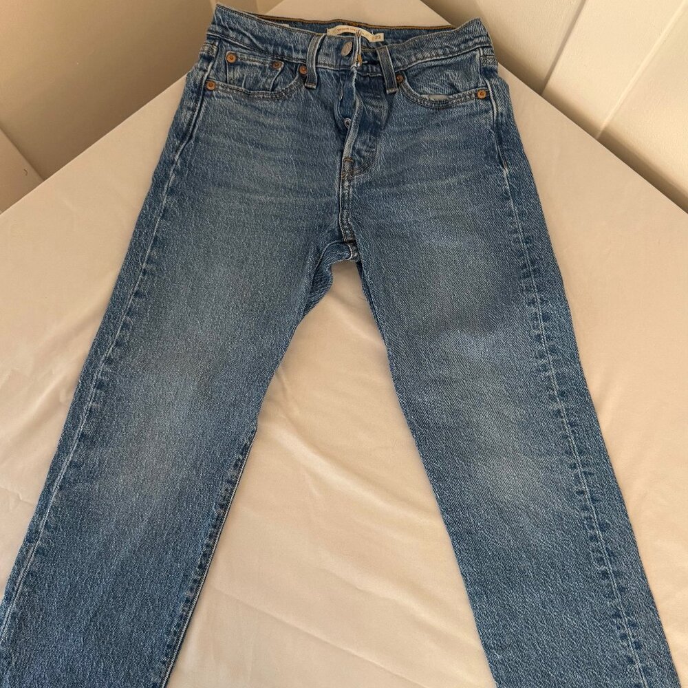 Levi’s Wedgie Straight Jean